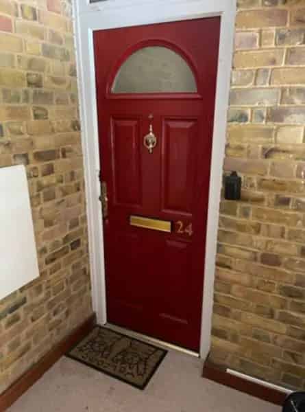 Large 1 Bed Flat Near Train Station - London Cambridge Stansted Links