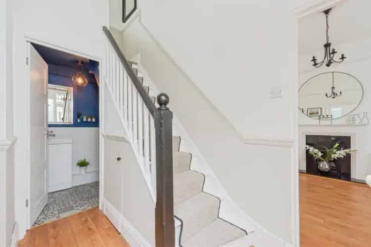 3 Bedroom Semi-Detached House with Garden Near Amenities and Schools