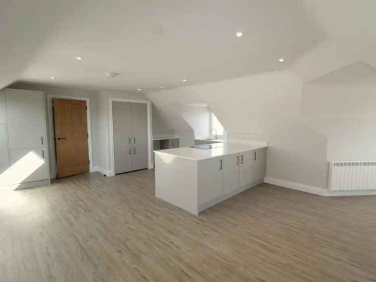 Flat For Rent in Christchurch, England