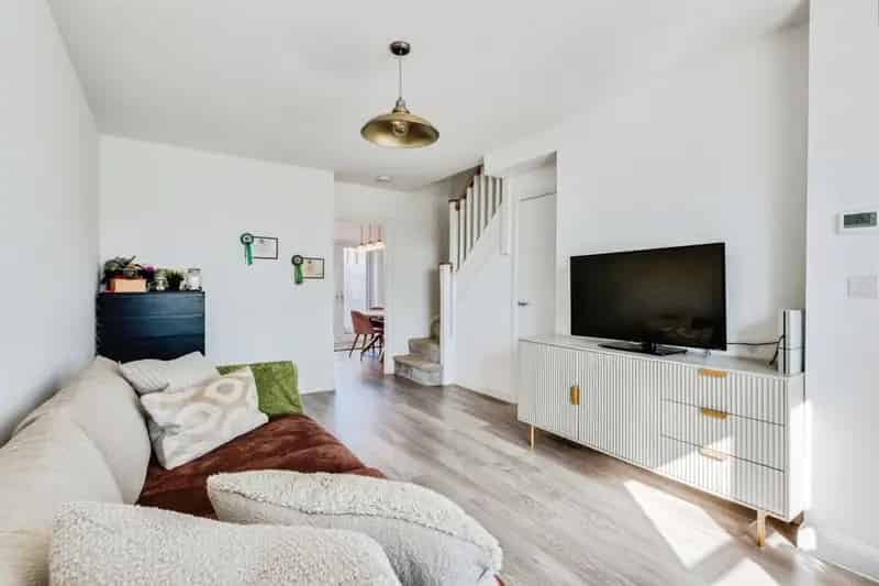 Modern 2-Bed House Near Faringdon Peaceful Semi-Rural Setting