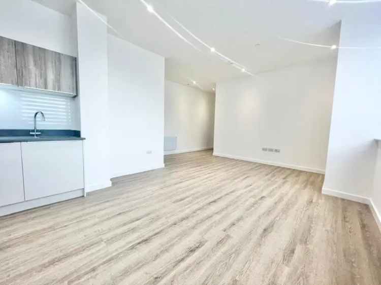 2 Bedroom Apartment Near Train Station