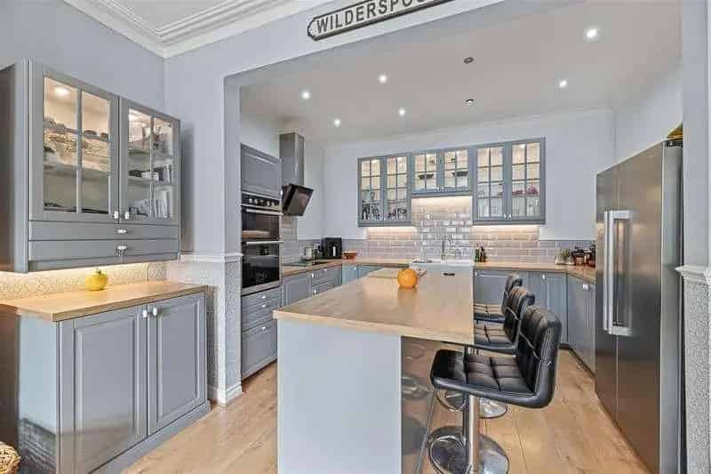 4 Bed House for Sale Traditional Charm Modern Elegance