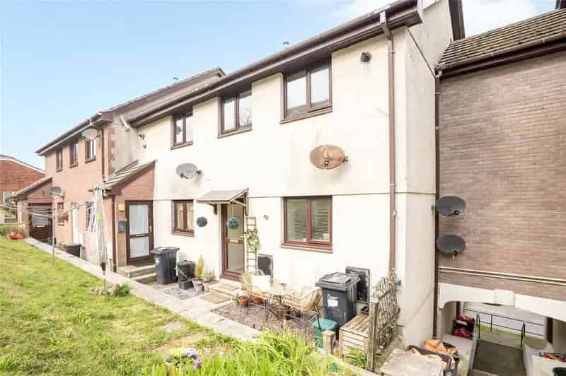3 Bedroom Maisonette for Sale in West Looe