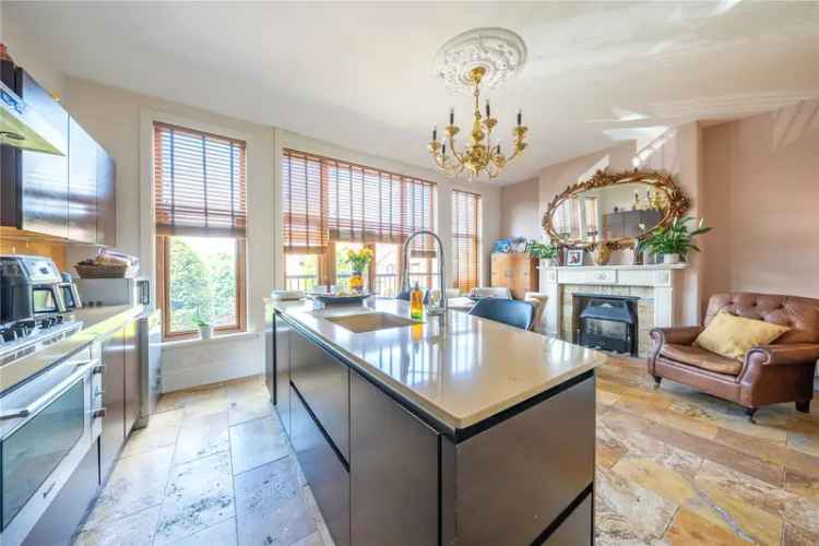 House For Sale in Leeds, England