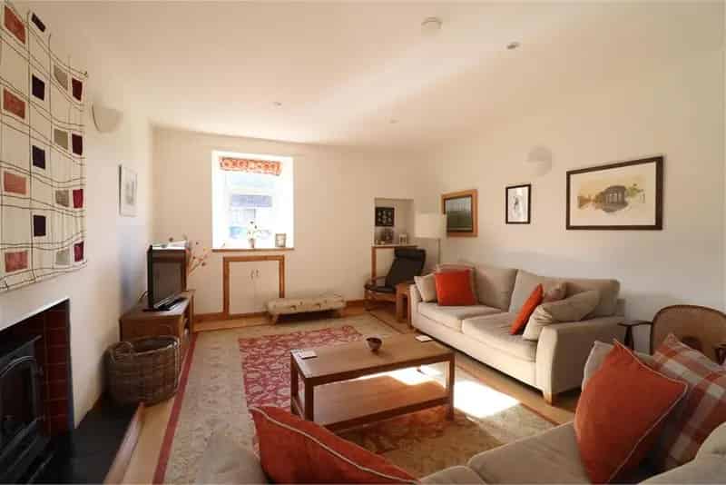 4 Bed Detached House with 2 Reception Rooms and Sizeable Garden