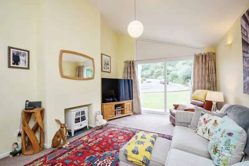 3 Bedroom Detached Bungalow Near Radyr