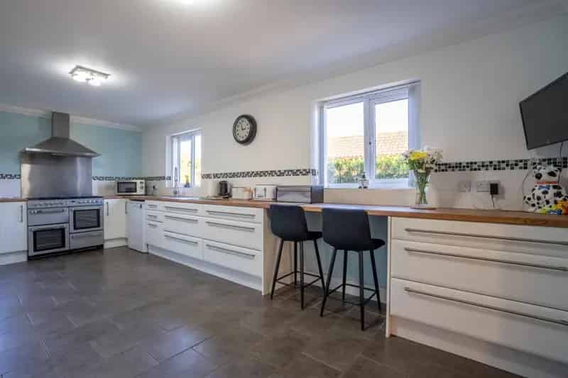 4 Bedroom Detached House for Sale in Bradwell