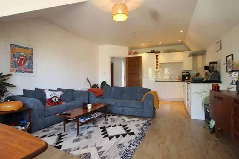 1 Bedroom Apartment to Rent Fully Furnished with Parking
