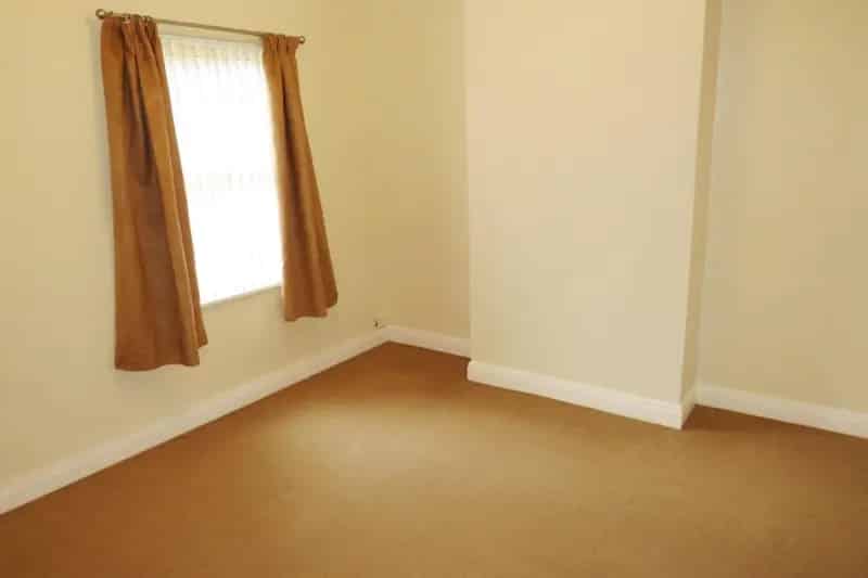 Two Bedroom Terrace House Near Schools