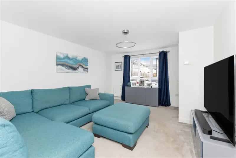 3 Bed End Terraced House Modern Development