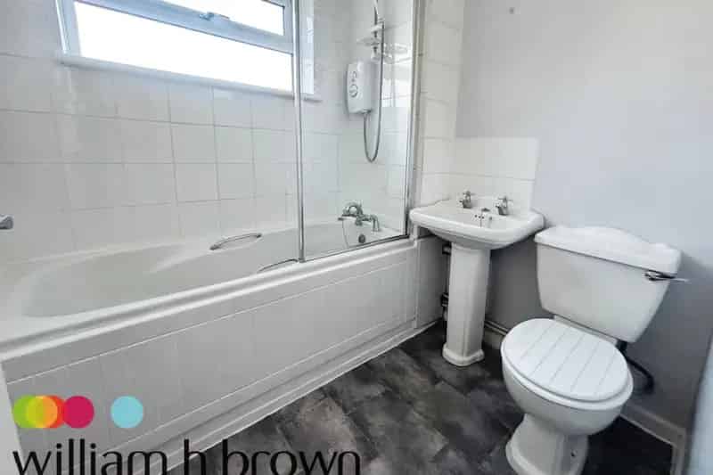 1 Bedroom Maisonette near Transport Links