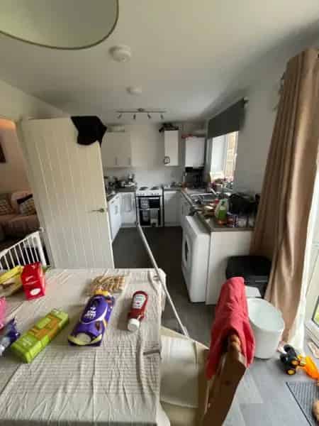 2 Bed Semi Detached House Near Amenities