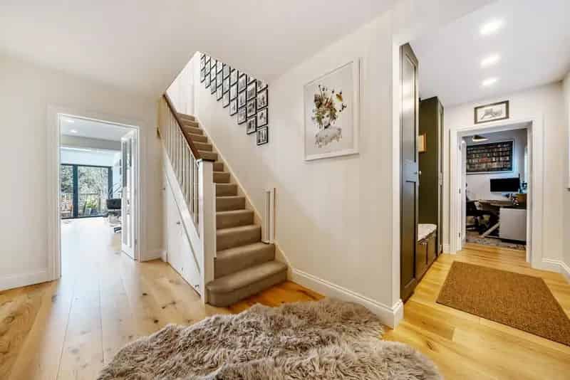 Four Double Bedroom Detached House Near Chislehurst Station