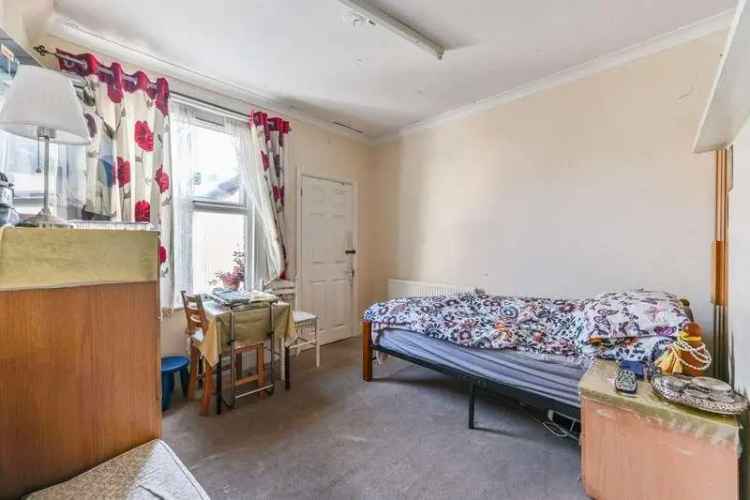 3 Bed House for Sale in Croydon