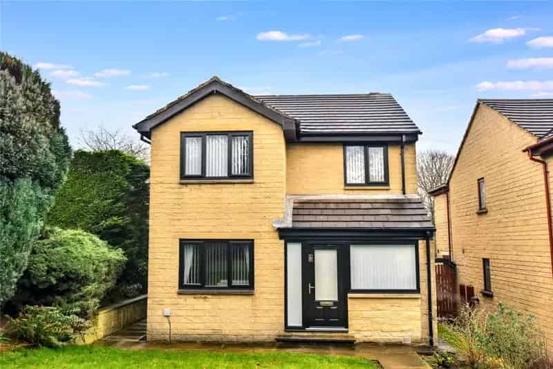 Four Bedroom Detached Family Home with Modern Kitchen Extension