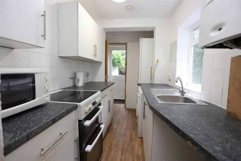 5 Bedroom Student House to Rent in Brighton