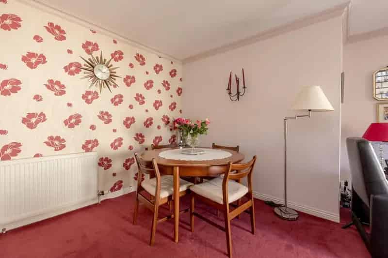 2 Bedroom Flat for Sale Near City Centre