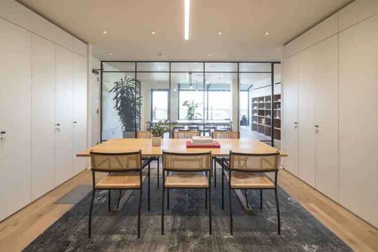 Clerkenwell HQ: 30771 sq ft Fitted Warehouse Office