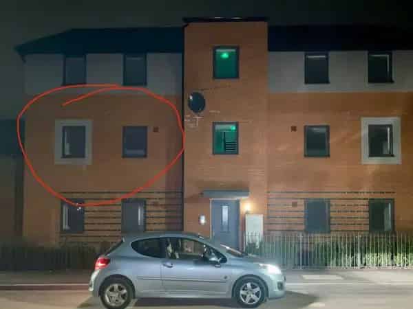 1 Bedroom Property with Large Living Area and Storage
