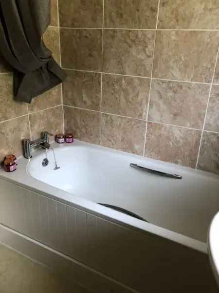 Flat For Rent in Rother, England