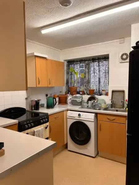 1 Bedroom Flat in Cam - Spacious, Bright, Pet-Friendly