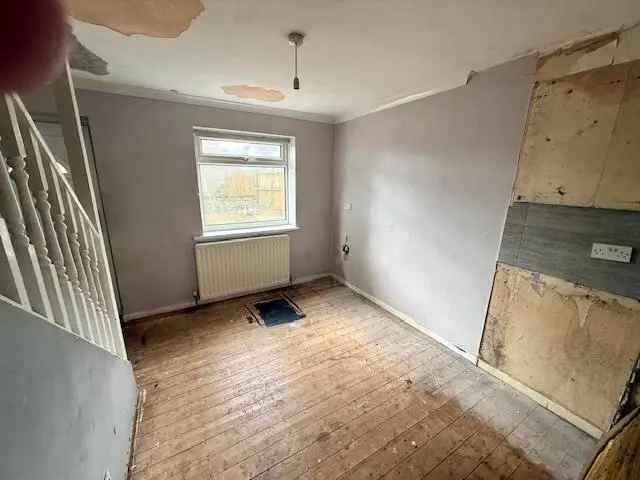 3 Bedroom Detached House For Sale - Cash Buyers Only - No Chain