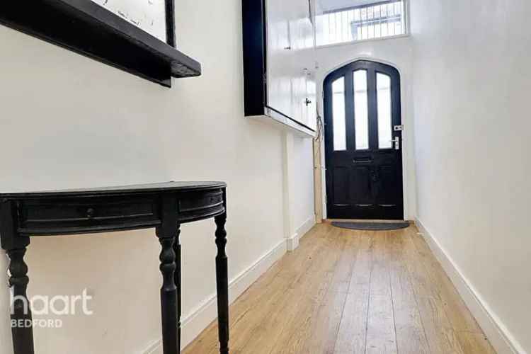 3 Bedroom Maisonette for Sale in Historic Theatre House