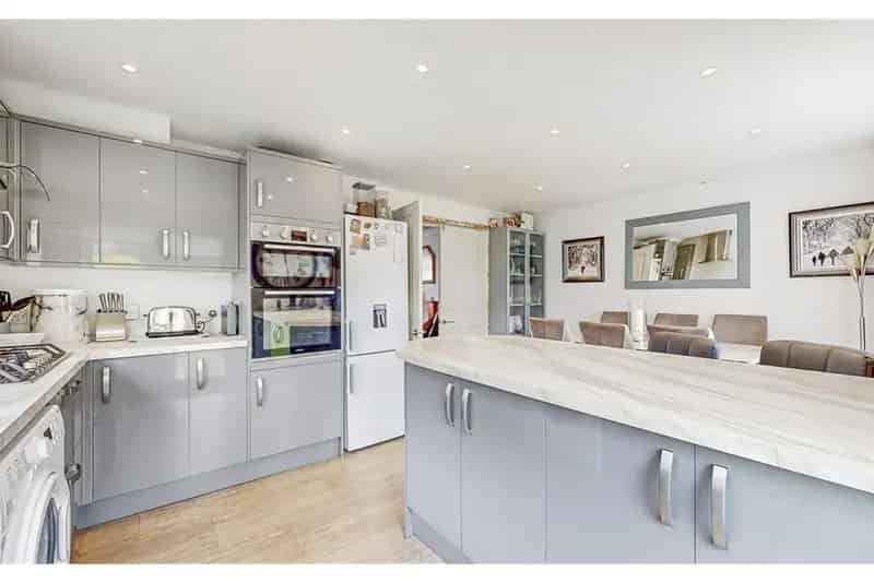 3 Bed Semi Detached House Bishopton Garage Private Garden