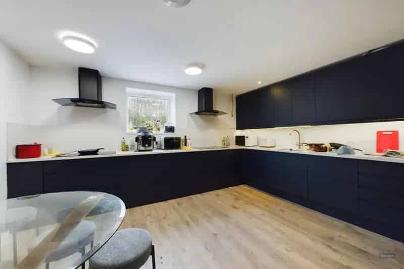 11 bedroom Commercial Property
 For Sale