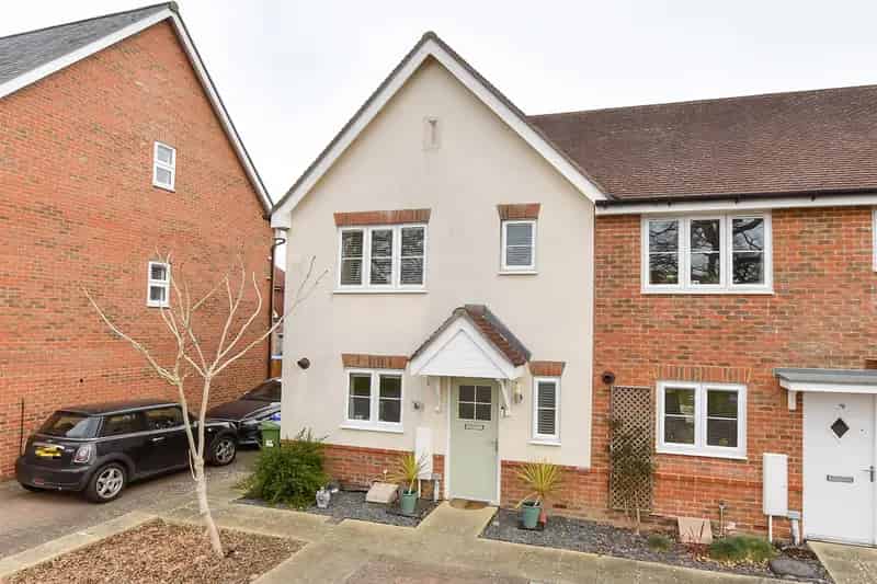 3 Bedroom End Terrace House for Sale