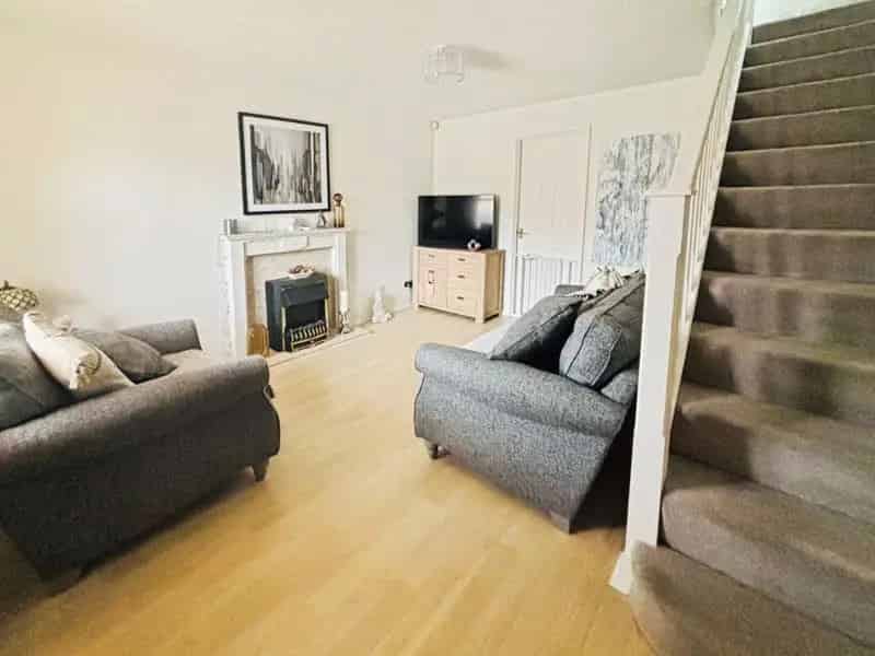 2 Bedroom Semi Detached House to Rent