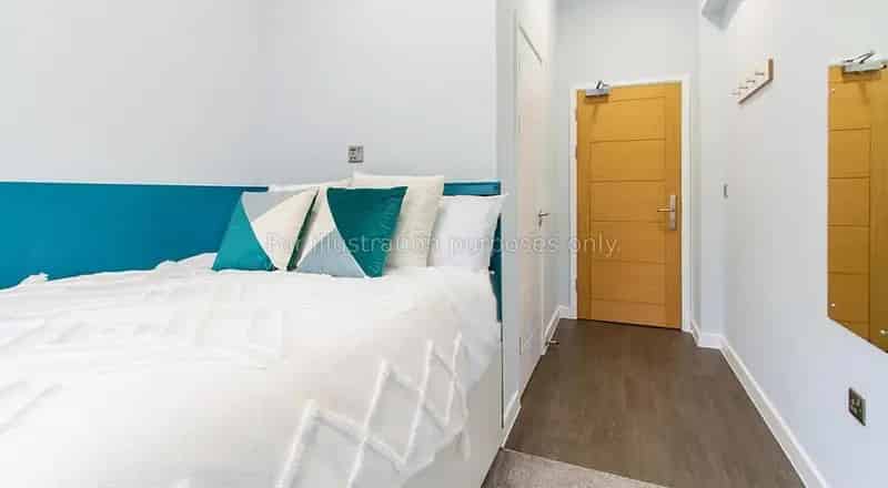 Coventry Student Studio Apartment - En-Suite Modern Accommodation
