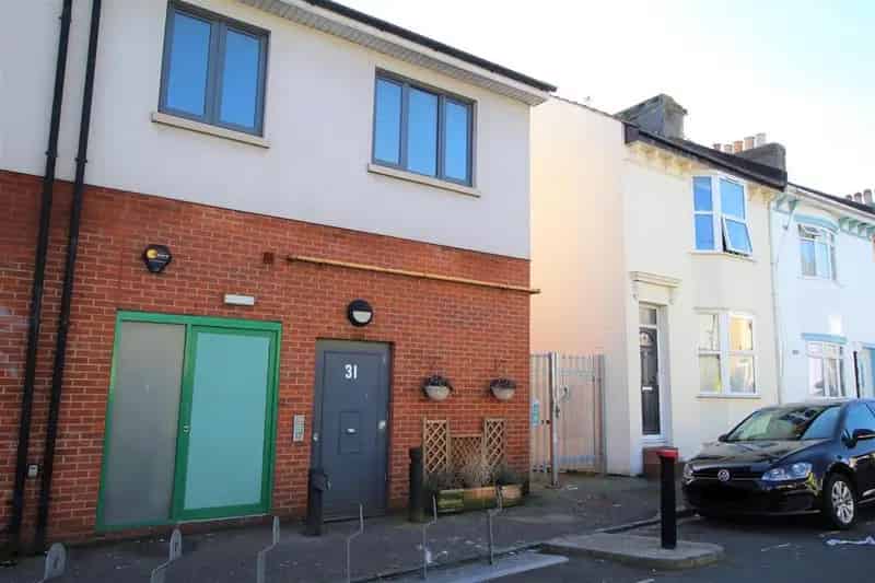 2 Bedroom Student Flat to Rent September 2025