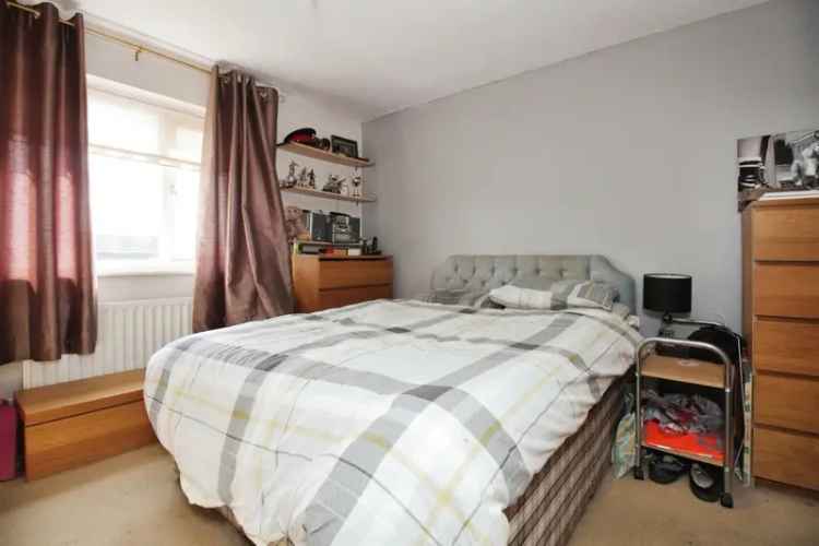 Four Bedroom Detached House in Oakley Vale