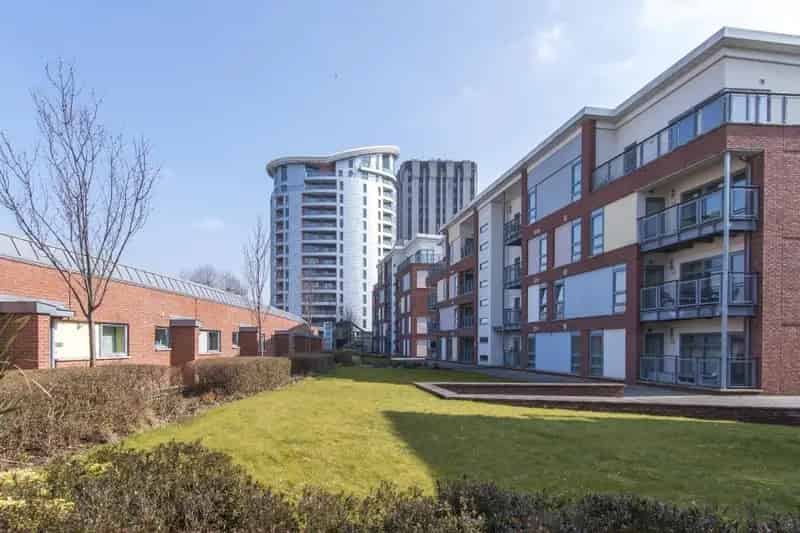 1 Bedroom Furnished Apartment near Cabot Circus
