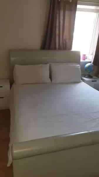 Spacious 2-Bedroom Flat near Excellent Schools and Amenities