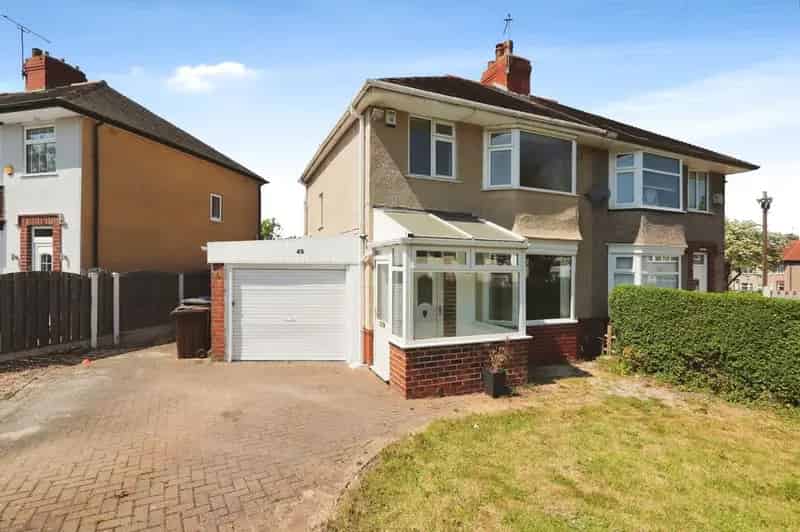 3 Bedroom Semi Detached House Sheffield S5