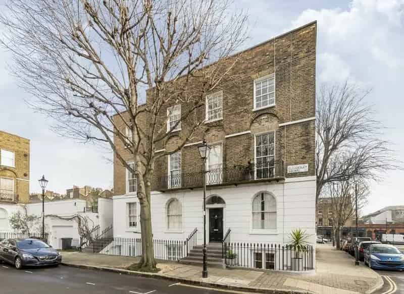 Islington Two Bedroom Georgian Conversion Apartment