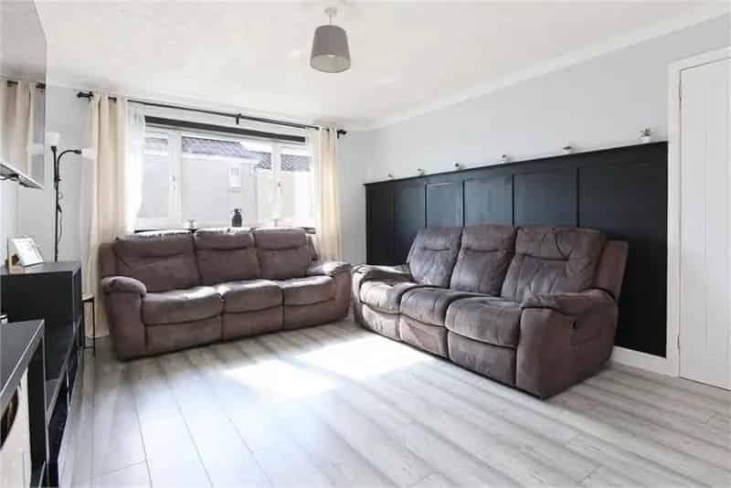 2 Bed Terraced House Penicuik