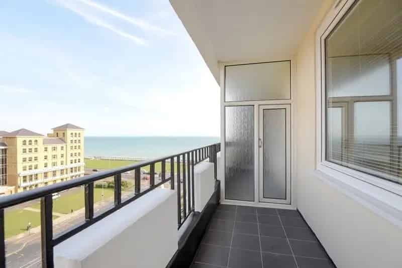 3 Bedroom Apartment to Rent Hove Sea Views