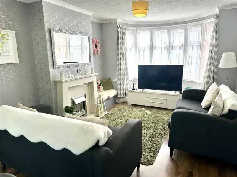 3 Bedroom Semi-Detached House for Sale in Stechford