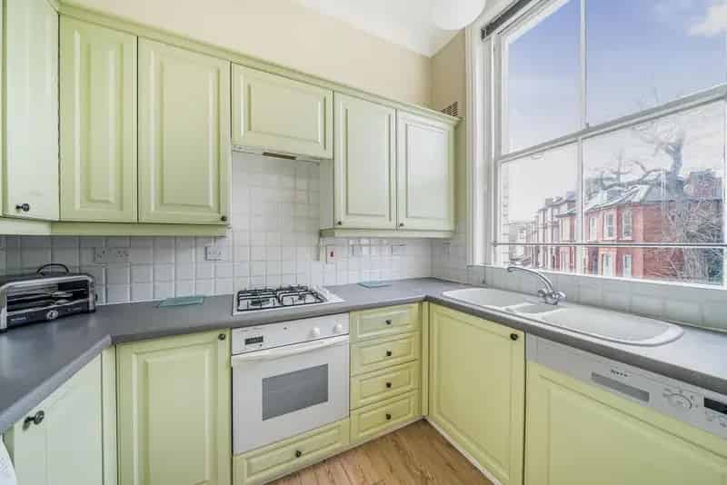 Two Bedroom Apartment High Ceilings Abundant Light Chain Free