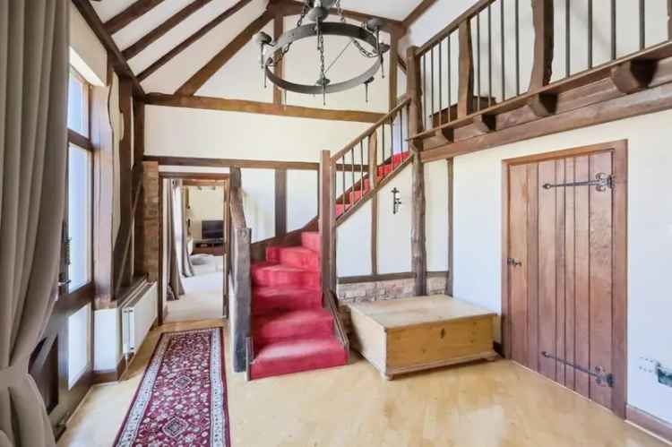 Stunning 3-Bedroom Barn Conversion with Large Garden and Double Garage