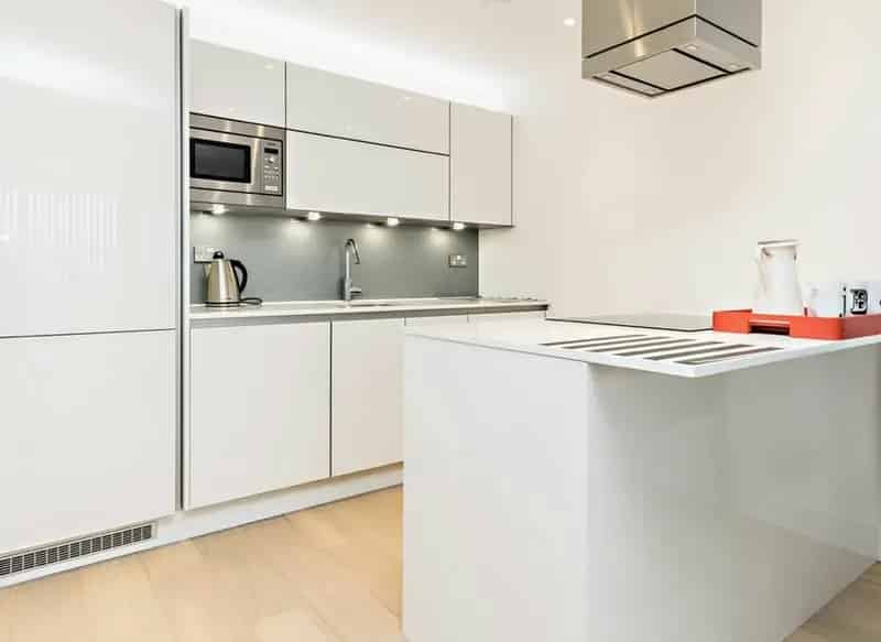 Large 1-Bedroom Apartment Kensington Apartments Near Aldgate