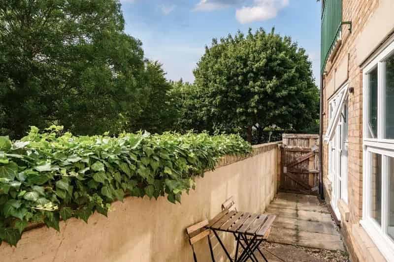 Superb Ground Floor Apartment near Enfield Town