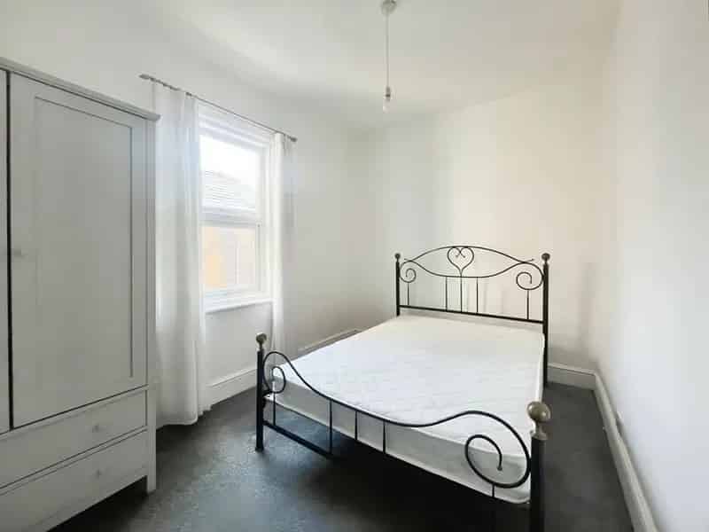 4 Bedroom Semi Detached House to Rent Southport