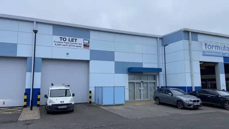 Unit 3 Vantage Park: Trade Unit with M6 Access