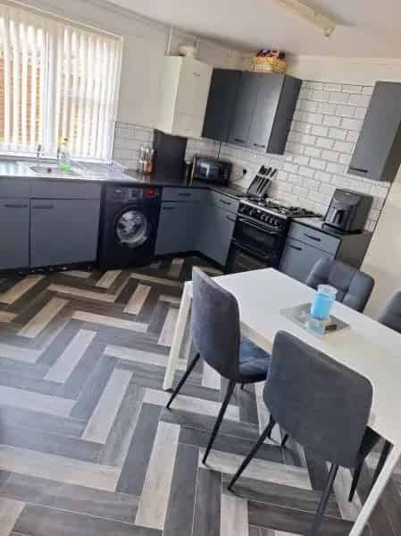 3 Bed House Swap for 4 Bed in Middleton