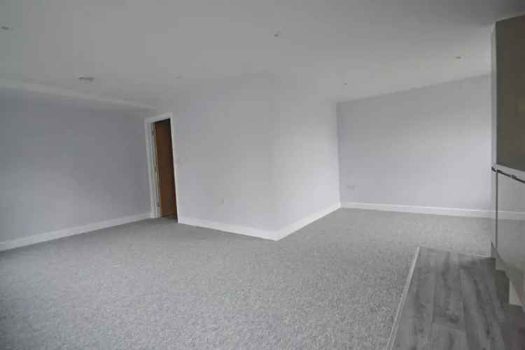Crawley Studio Apartment First Floor Open Plan Kitchen Shower Room Storage