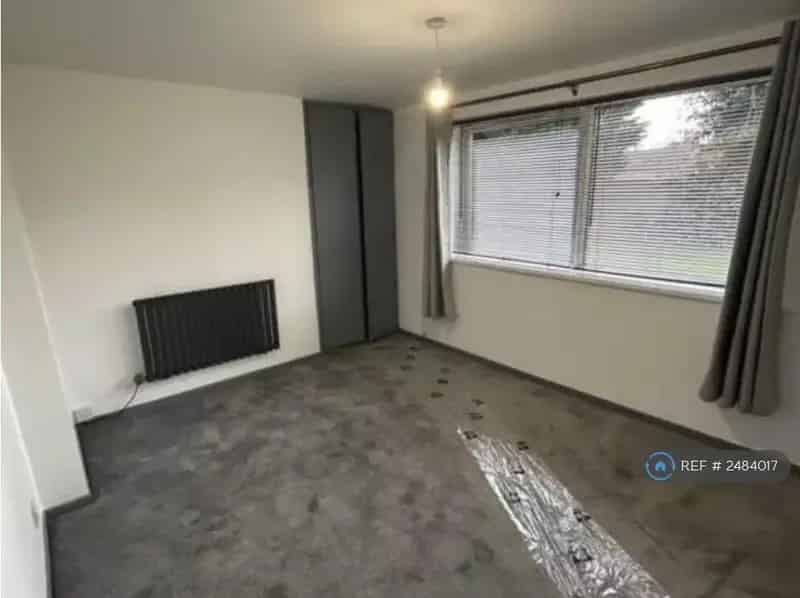 2 bedroom flat